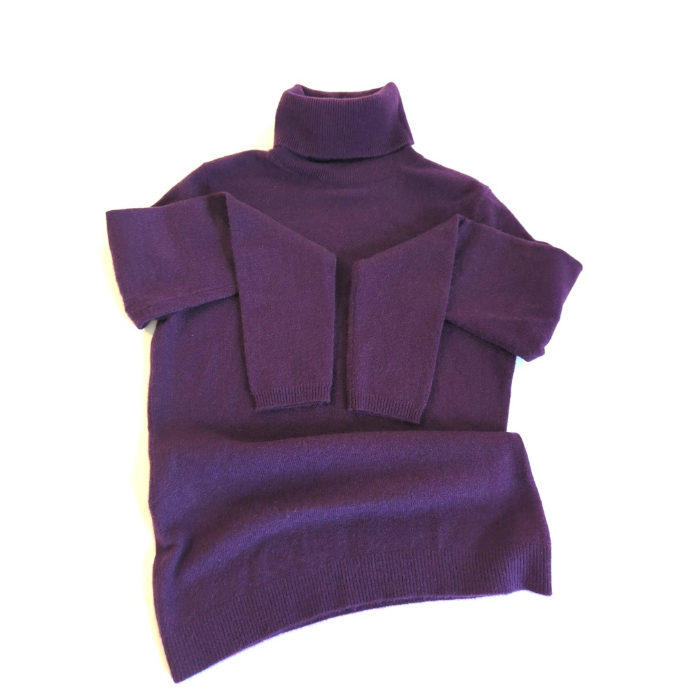 C by Bloomingdales 100% Cashmere Turtleneck Sweater XS Purple Ribbed Trim Luxury
